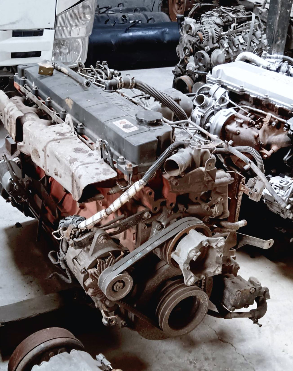 Motor Isuzu 6HH1 8.2L Diesel